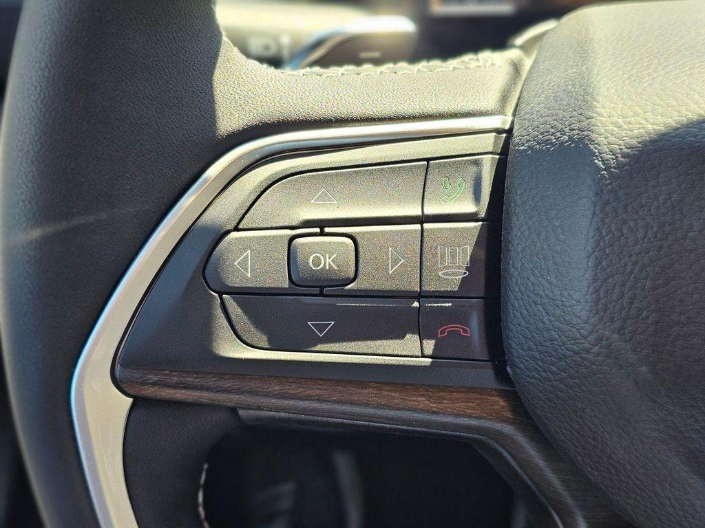 new 2026 Jeep Grand Cherokee car, priced at $40,595