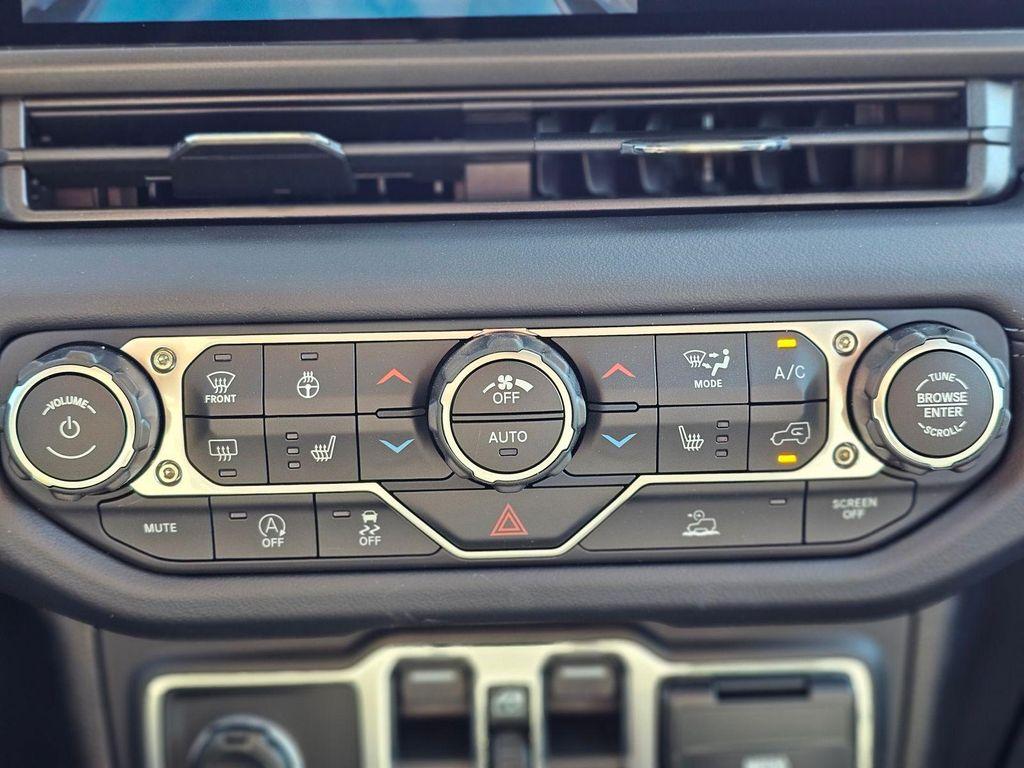 new 2026 Jeep Gladiator car, priced at $55,060