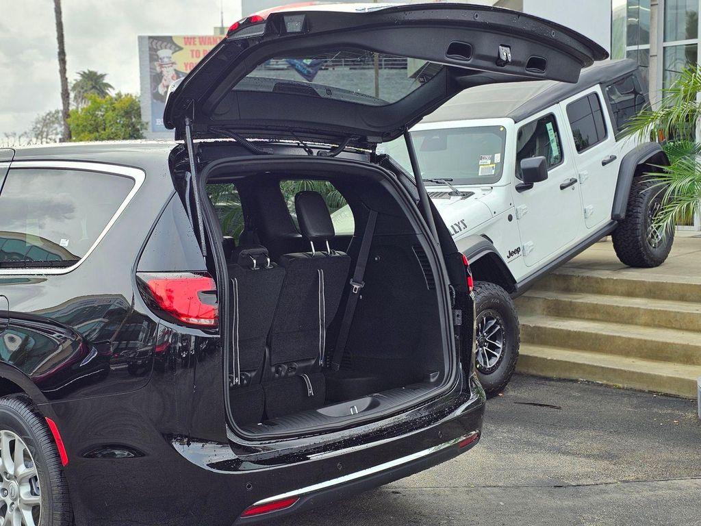 new 2026 Chrysler Pacifica car, priced at $43,135