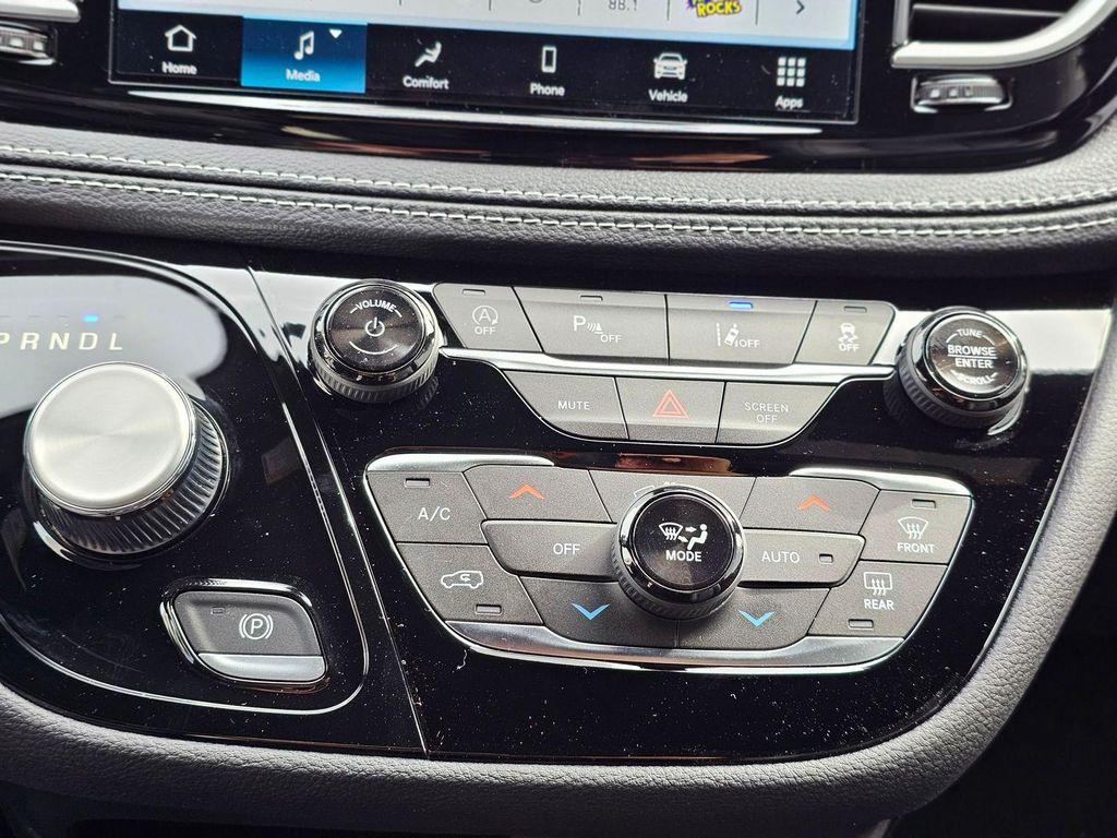 new 2026 Chrysler Pacifica car, priced at $43,135