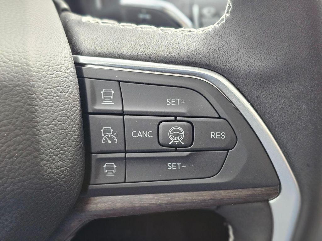 new 2026 Jeep Grand Cherokee car, priced at $41,699