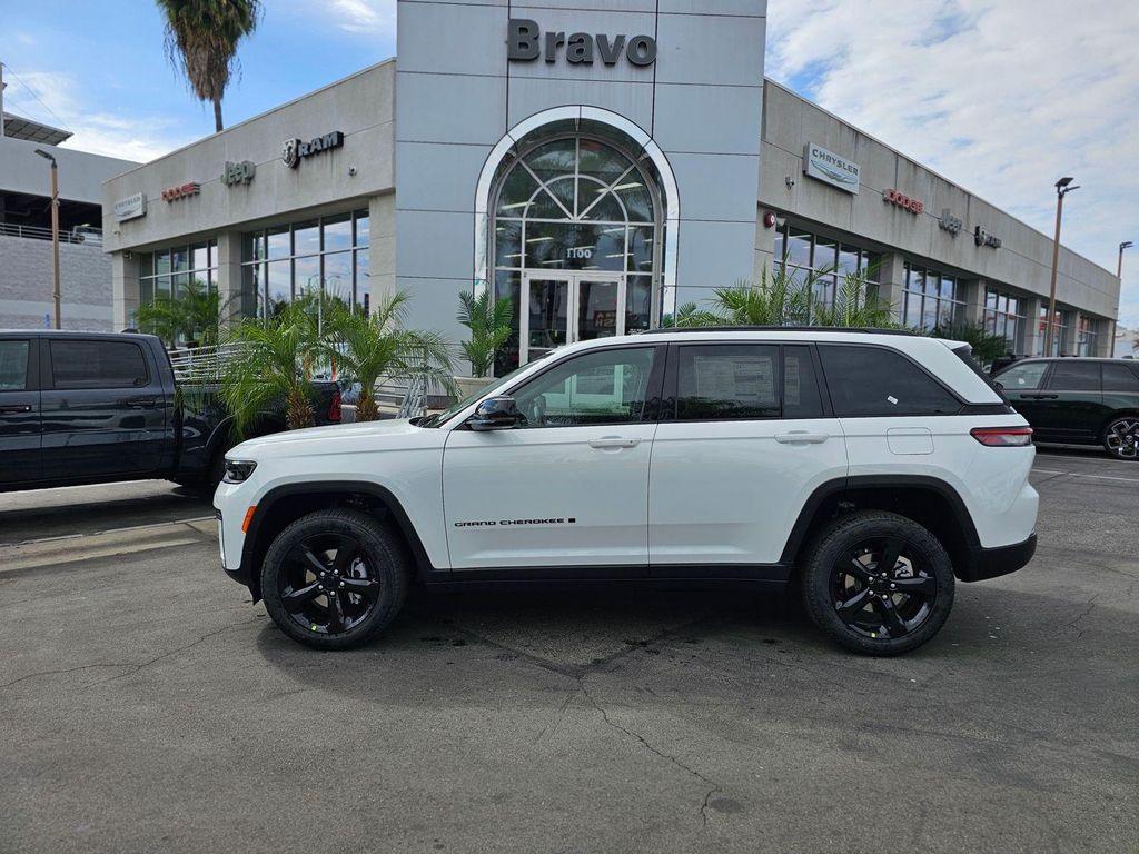 new 2026 Jeep Grand Cherokee car, priced at $41,699