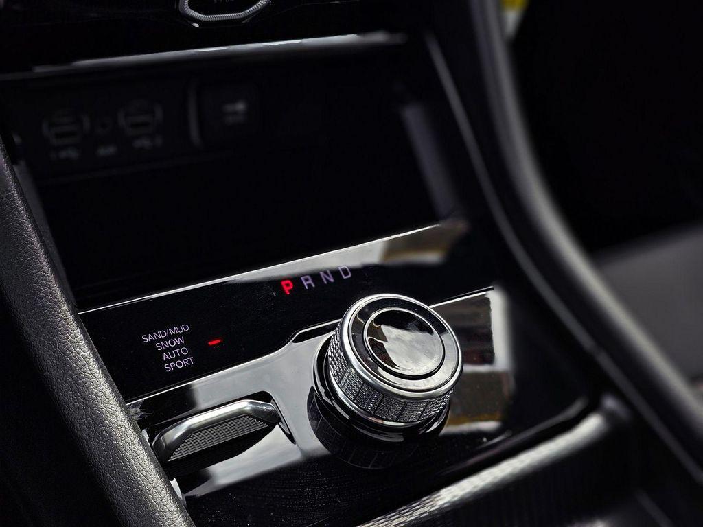 new 2026 Jeep Grand Cherokee car, priced at $41,699