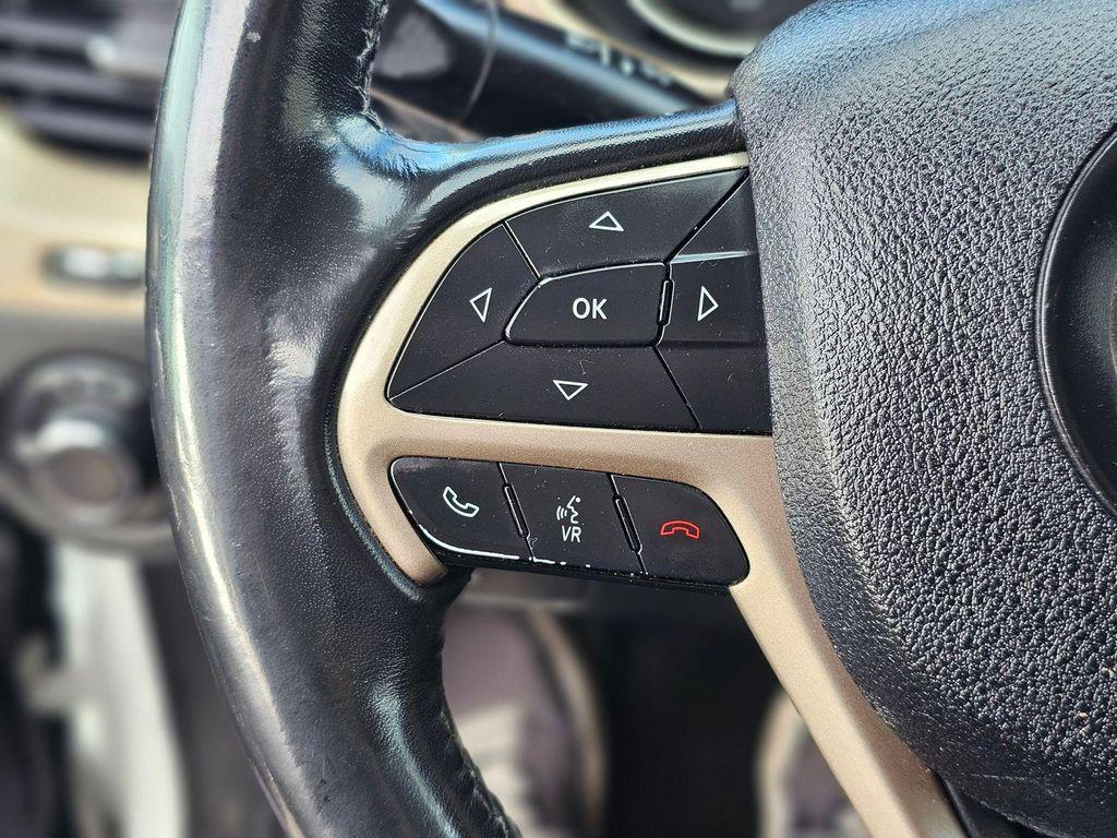 used 2015 Jeep Cherokee car, priced at $12,899