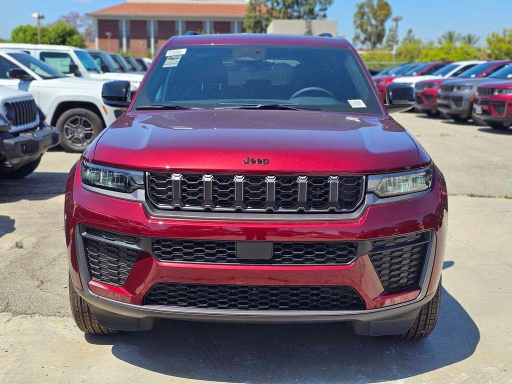 new 2026 Jeep Grand Cherokee car, priced at $40,350