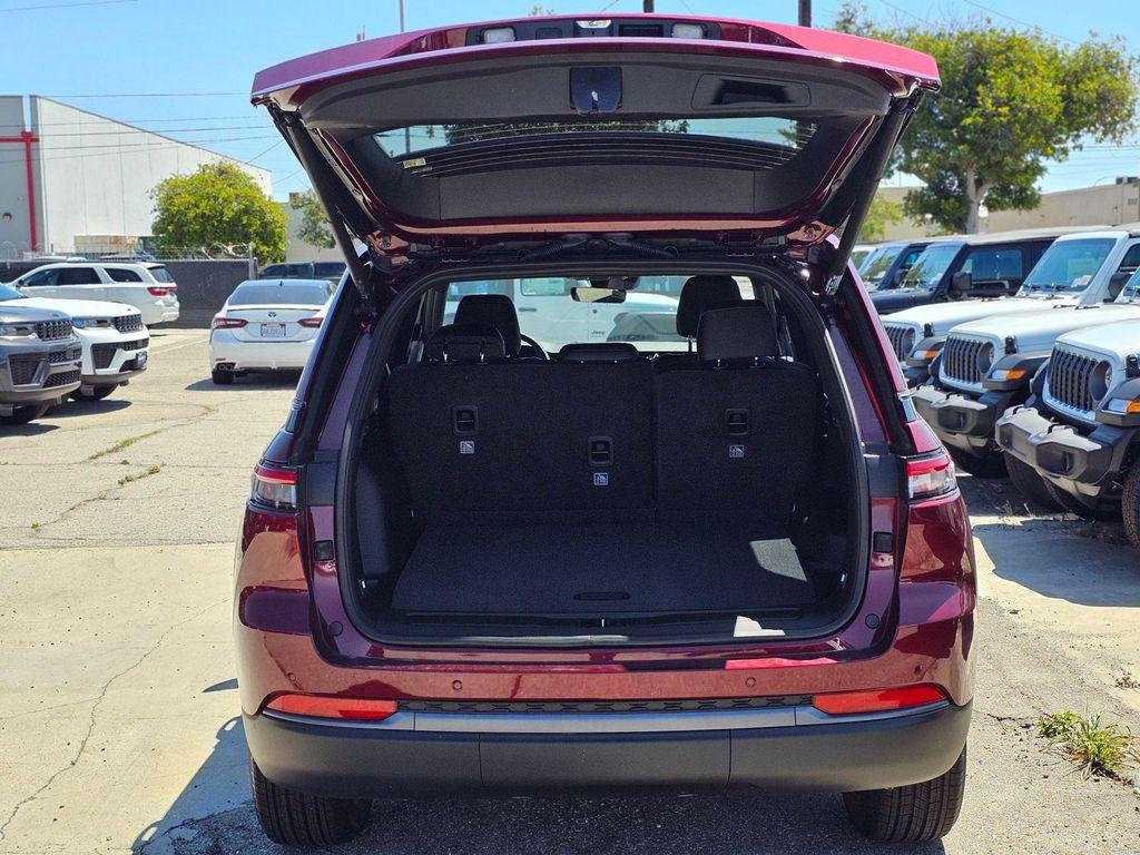 new 2026 Jeep Grand Cherokee car, priced at $40,350