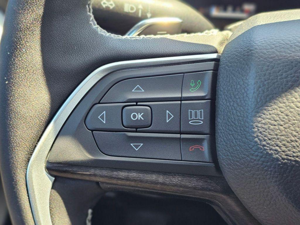 new 2026 Jeep Grand Cherokee car, priced at $40,350
