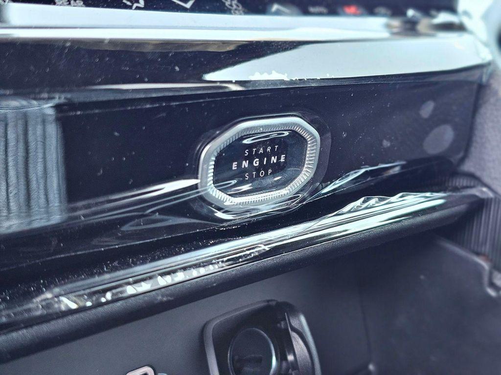 new 2026 Jeep Grand Cherokee car, priced at $33,985