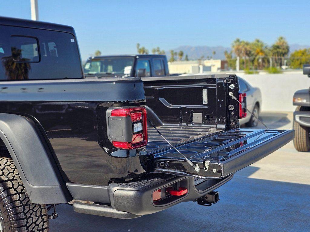 new 2026 Jeep Gladiator car, priced at $48,485