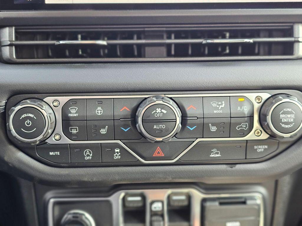 new 2026 Jeep Gladiator car, priced at $57,570