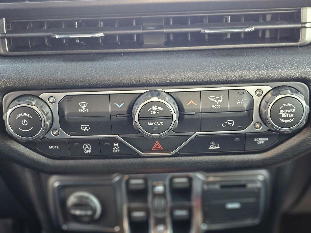 new 2026 Jeep Wrangler car, priced at $39,085