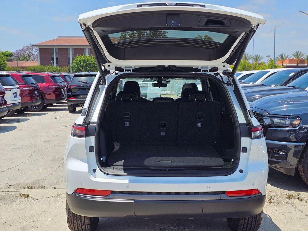 new 2026 Jeep Grand Cherokee car, priced at $42,440