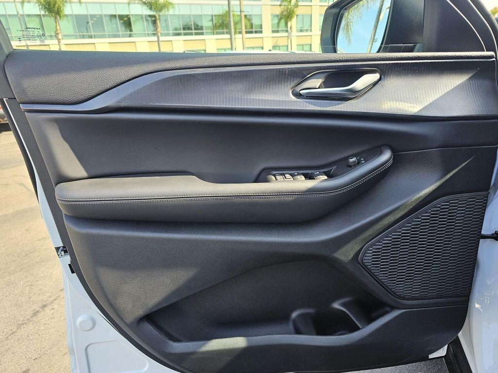 new 2025 Jeep Grand Cherokee L car, priced at $36,780