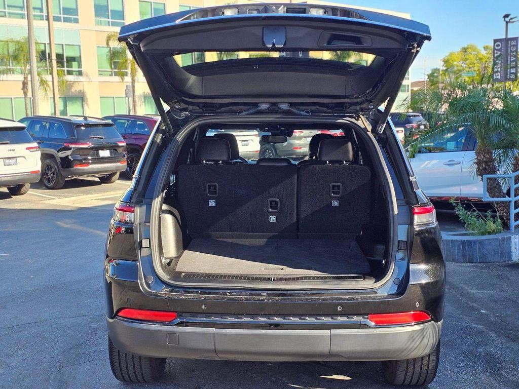 used 2023 Jeep Grand Cherokee car