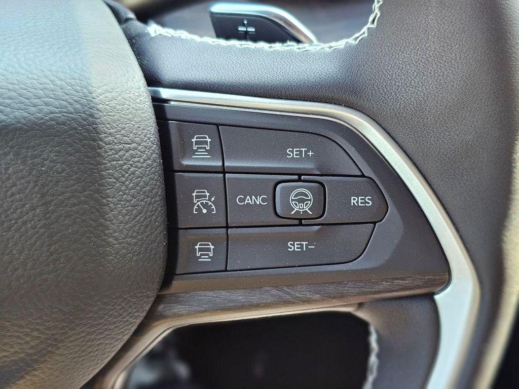 new 2026 Jeep Grand Cherokee L car, priced at $40,995