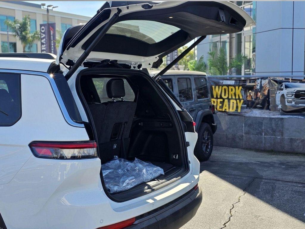 new 2026 Jeep Grand Cherokee L car, priced at $40,995