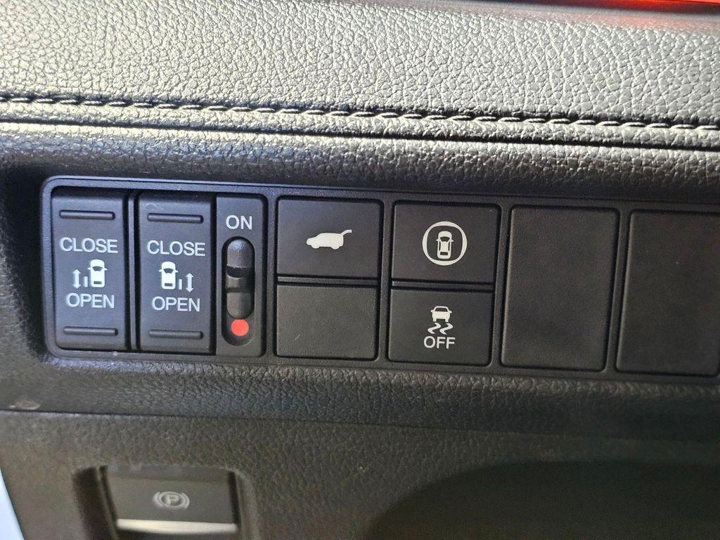 used 2023 Honda Odyssey car, priced at $33,135