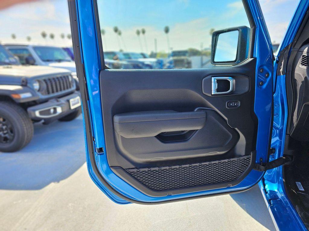 new 2026 Jeep Gladiator car, priced at $40,190