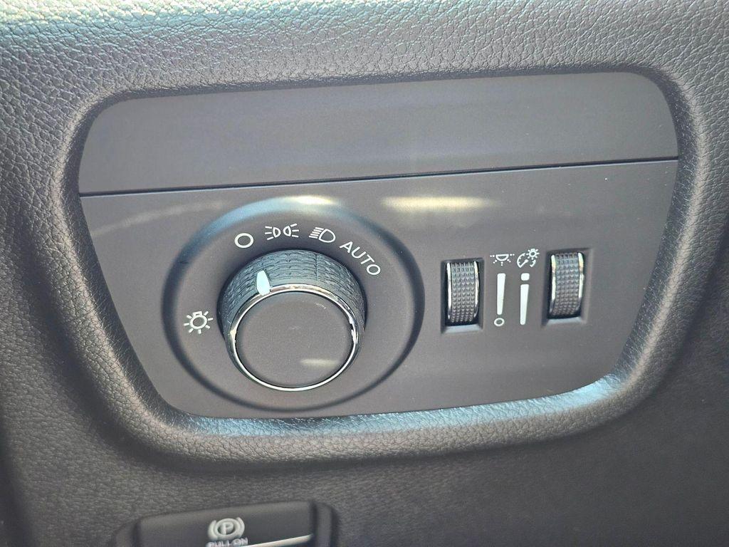 new 2026 Jeep Grand Cherokee car, priced at $36,500