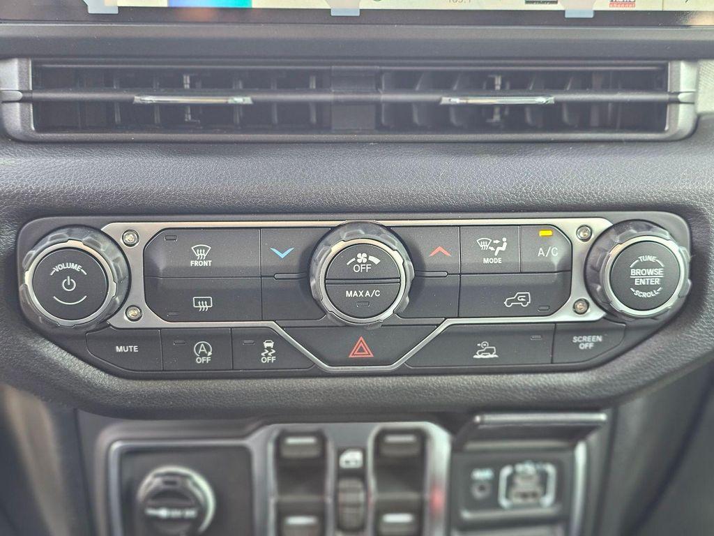 new 2026 Jeep Wrangler car, priced at $49,985