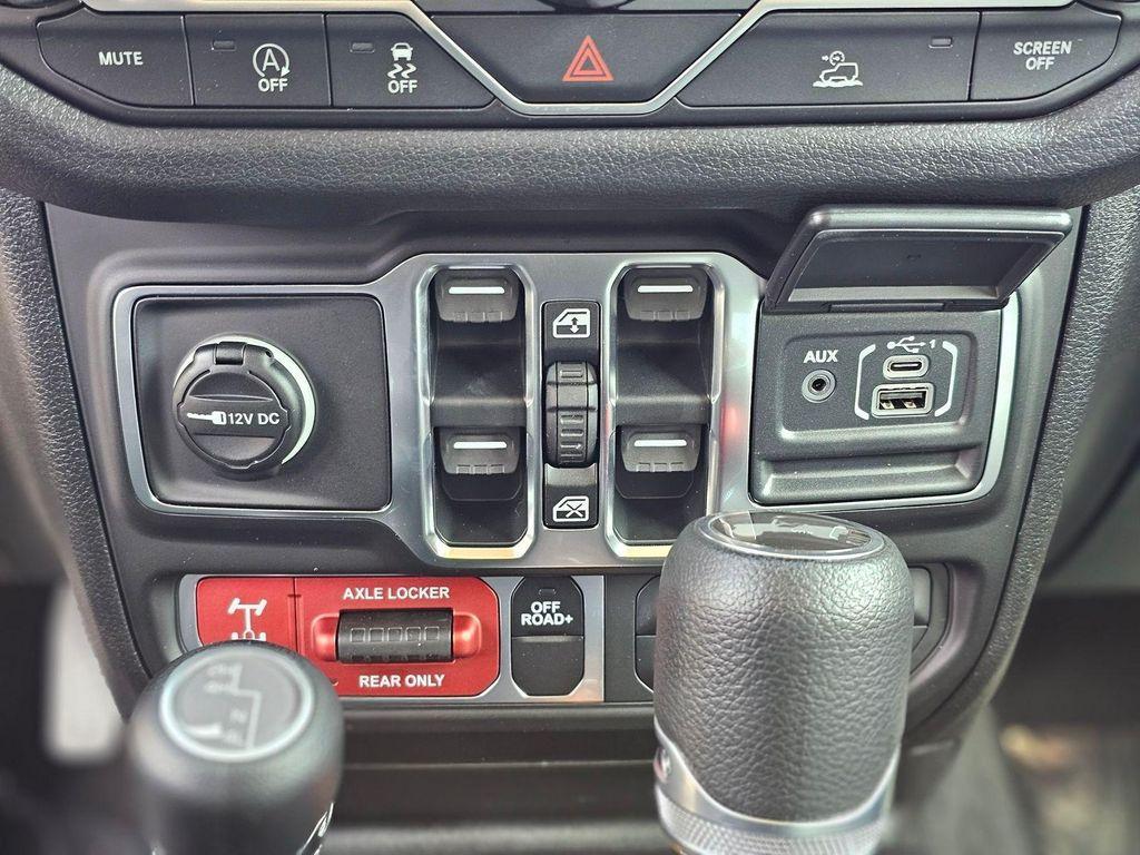 new 2026 Jeep Wrangler car, priced at $49,985