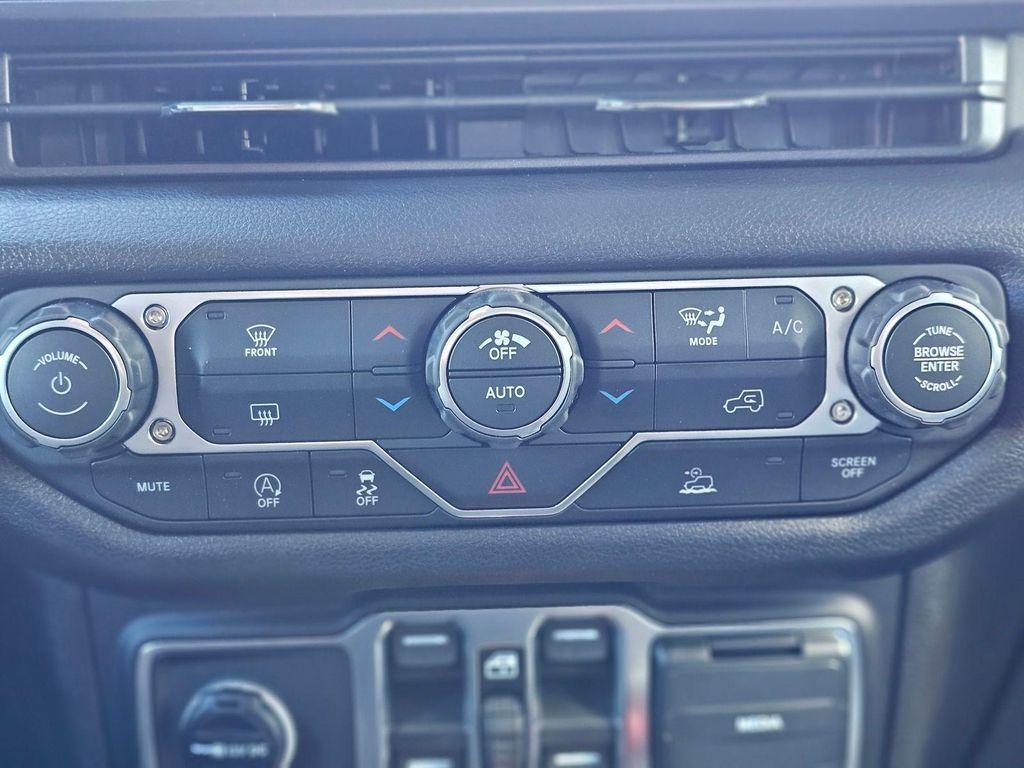 new 2026 Jeep Gladiator car, priced at $40,495