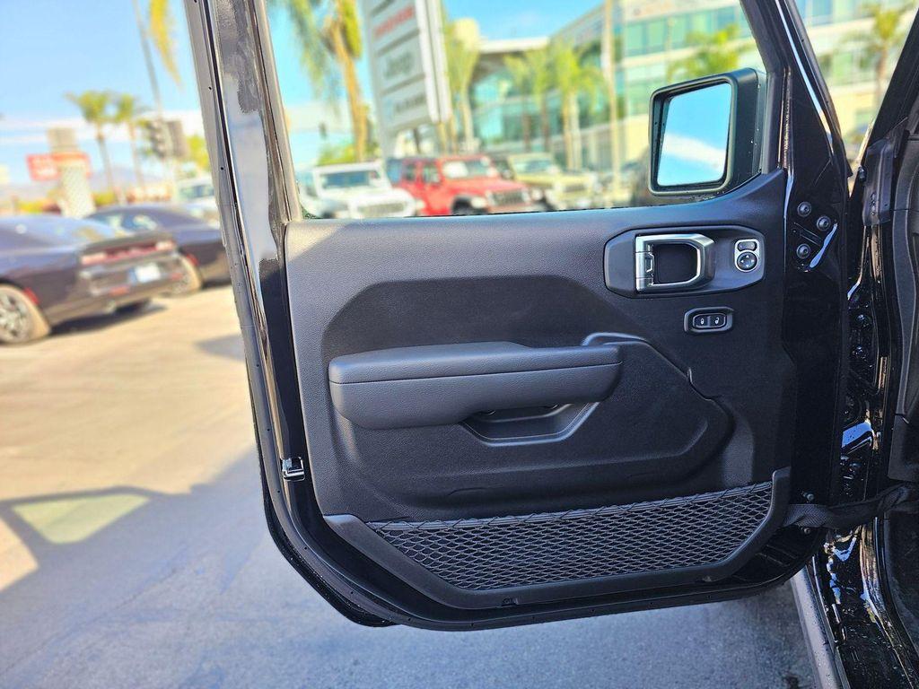 new 2026 Jeep Gladiator car, priced at $40,495