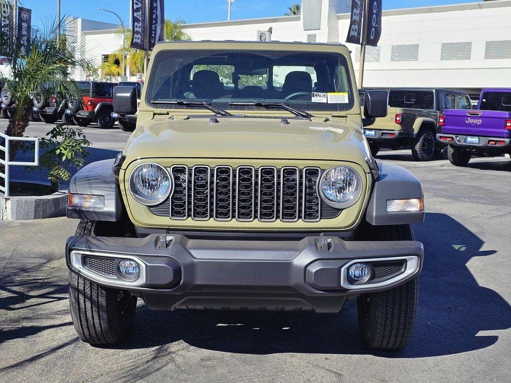 new 2026 Jeep Gladiator car, priced at $35,315