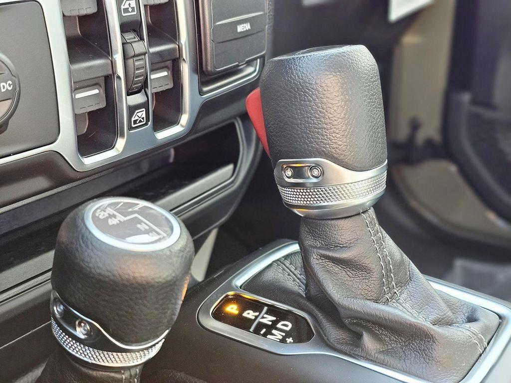 new 2026 Jeep Gladiator car, priced at $35,315