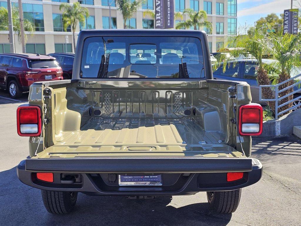 new 2026 Jeep Gladiator car, priced at $35,315