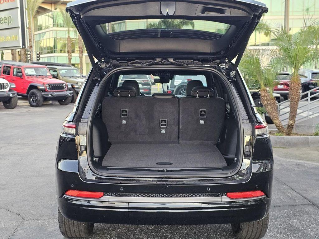 new 2026 Jeep Grand Cherokee car, priced at $45,280