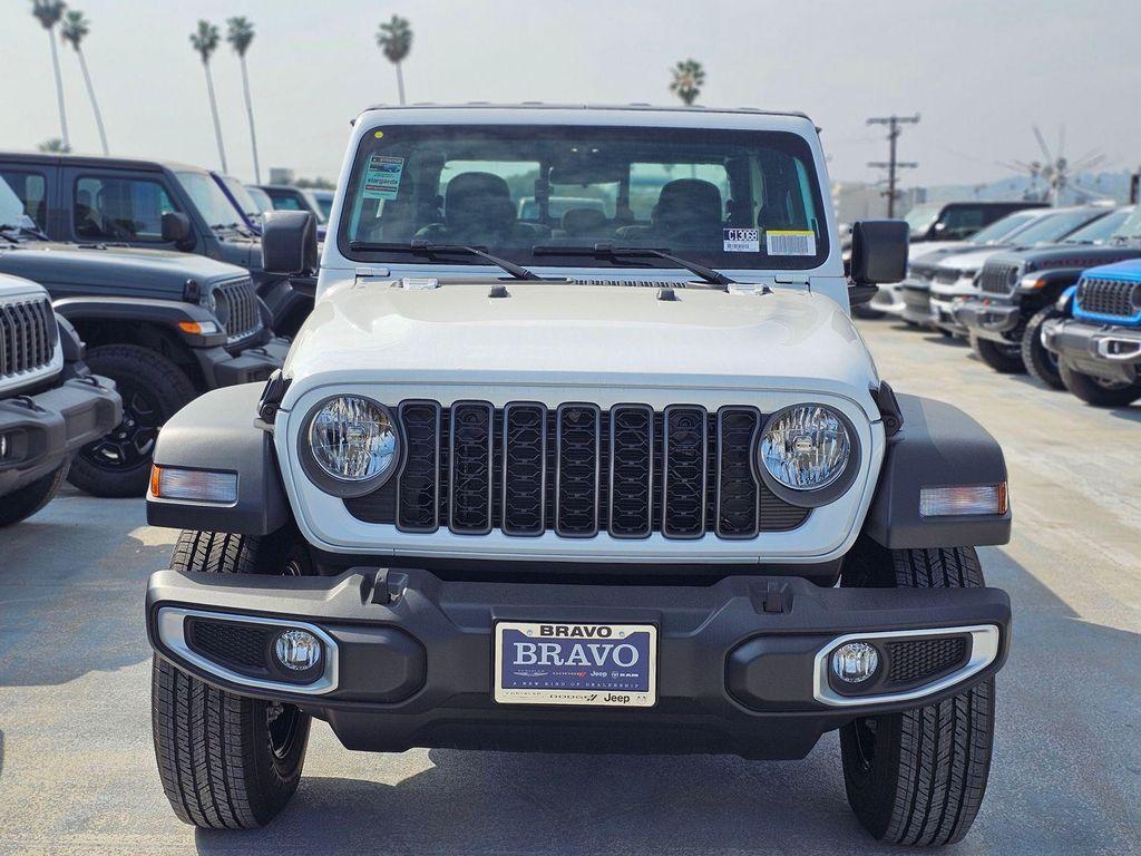 new 2026 Jeep Gladiator car, priced at $31,995