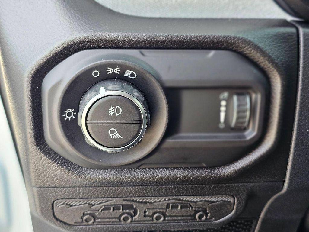 new 2026 Jeep Gladiator car, priced at $31,995