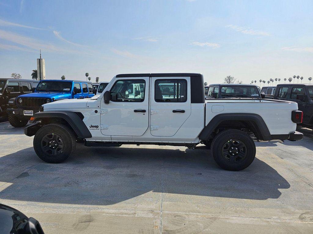 new 2026 Jeep Gladiator car, priced at $31,995