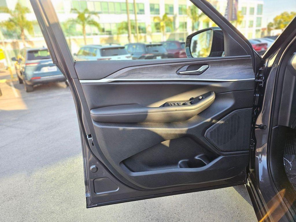 new 2026 Jeep Grand Cherokee L car, priced at $50,445