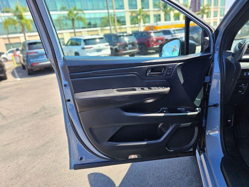 used 2024 Honda Odyssey car, priced at $36,417