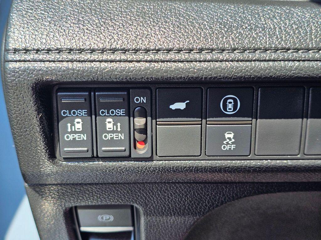 used 2024 Honda Odyssey car, priced at $36,417