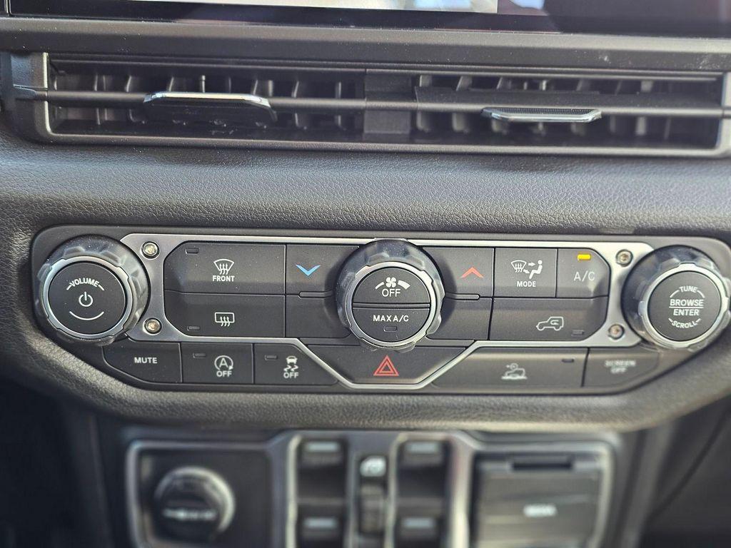 new 2026 Jeep Gladiator car, priced at $40,785