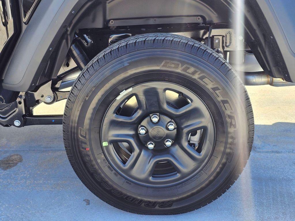 new 2026 Jeep Gladiator car, priced at $40,785