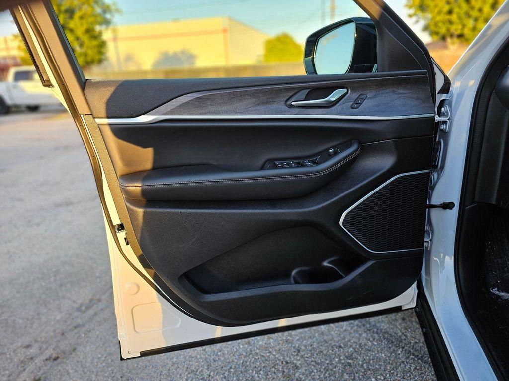 new 2026 Jeep Grand Cherokee L car, priced at $41,990