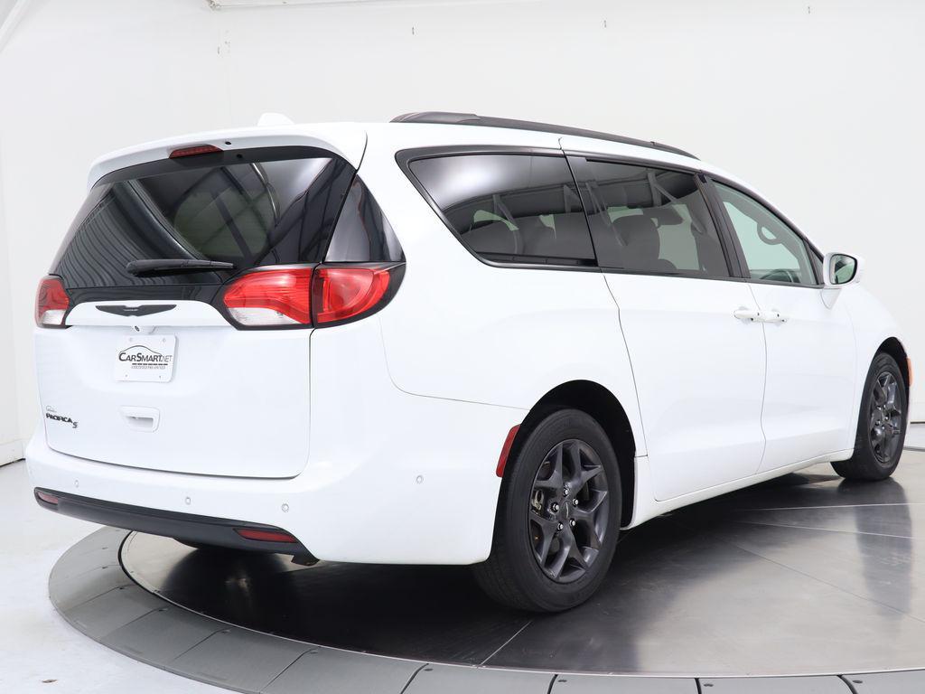 used 2018 Chrysler Pacifica car, priced at $18,998