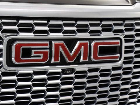used 2021 GMC Yukon car, priced at $49,596