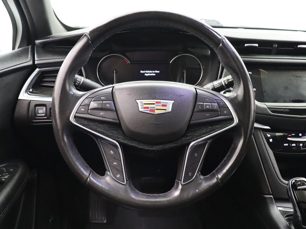 used 2021 Cadillac XT5 car, priced at $25,693
