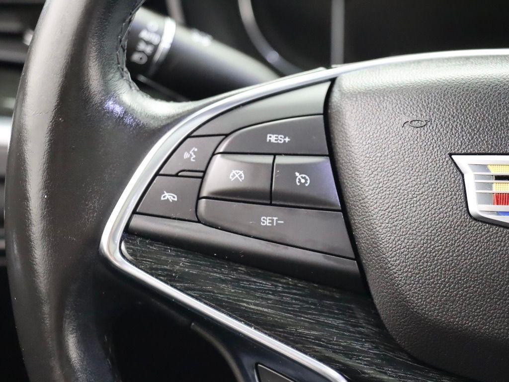 used 2021 Cadillac XT5 car, priced at $25,693