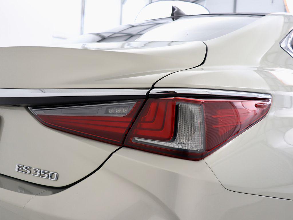 used 2019 Lexus ES 350 car, priced at $29,059