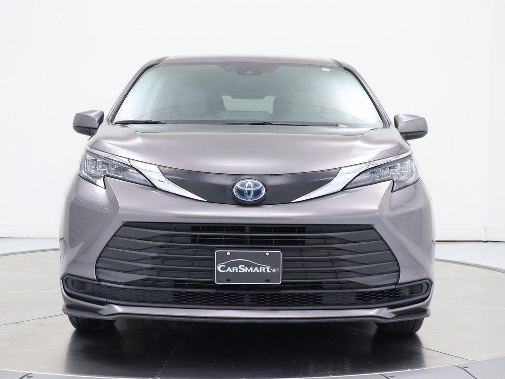 used 2024 Toyota Sienna car, priced at $32,593