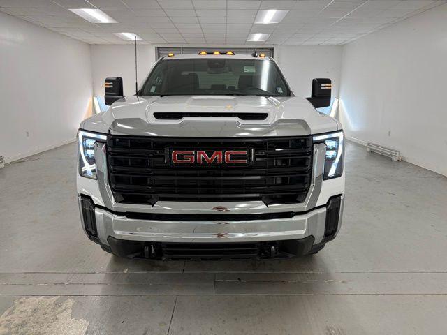 new 2025 GMC Sierra 3500 car, priced at $52,860