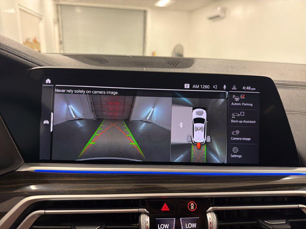 BMW X5 view 24