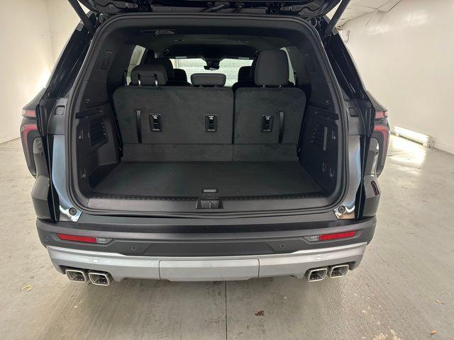 new 2026 Chevrolet Traverse car, priced at $42,659