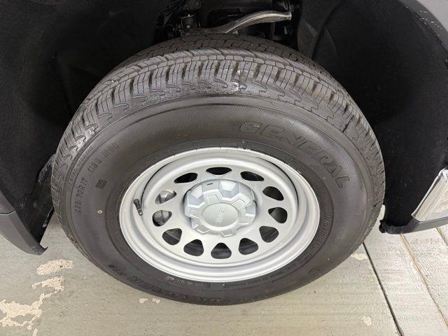 new 2025 GMC Sierra 1500 car, priced at $39,895